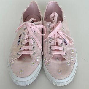 Superga Sneakers Pink with White Embroidered Daisies Women's Size 8 EU 39